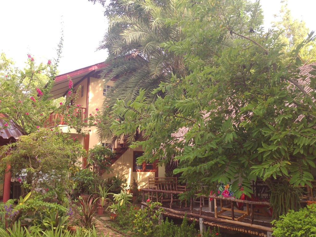 Ban Sabai Sabai Guest House Kancsanaburi Kültér fotó